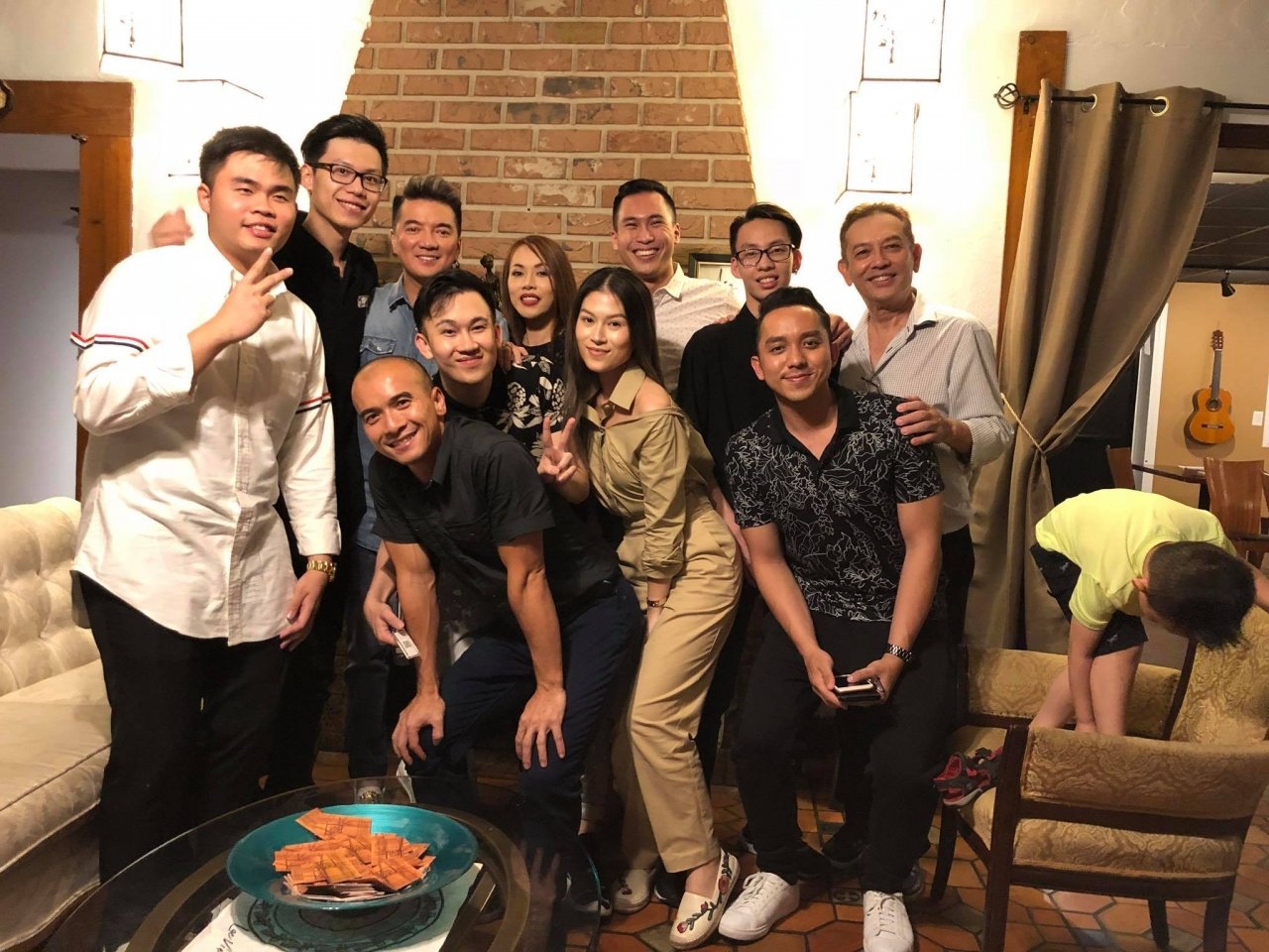phan-ngoc-luan-thoai-mai-buoc-qua-nhieu-canh-cua-vao-phong-ngu-cua-mr-dam