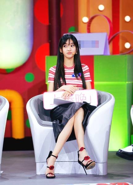angela-baby-xuat-hien-rang-ro-giua-tin-don-ly-hon-voi-huynh-hieu-minh