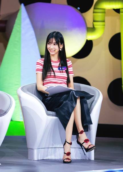 angela-baby-xuat-hien-rang-ro-giua-tin-don-ly-hon-voi-huynh-hieu-minh