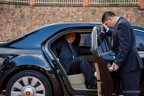 limousine-cua-tap-can-binh-xe-nguyen-thu-nhieu-bi-an
