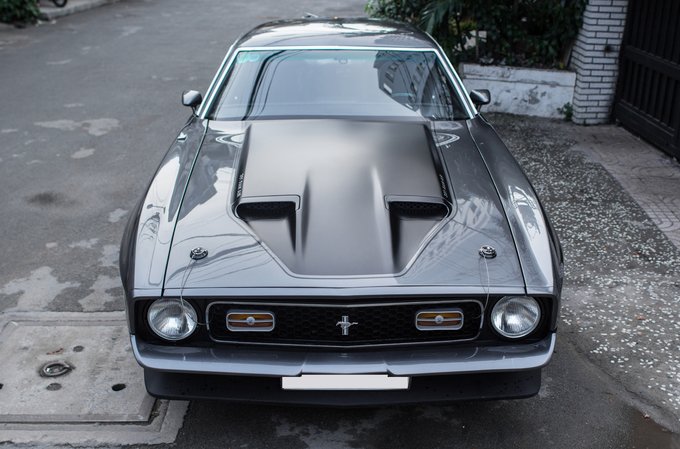 dan-choi-sai-gon-phuc-che-mustang-co-thay-hon-1000-chi-tiet
