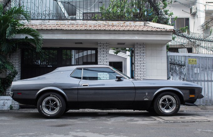 dan-choi-sai-gon-phuc-che-mustang-co-thay-hon-1000-chi-tiet