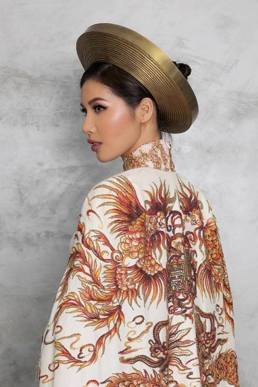 tron-ven-hai-bo-trang-phuc-dan-toc-cua-minh-tu-tai-miss-supranational-2018