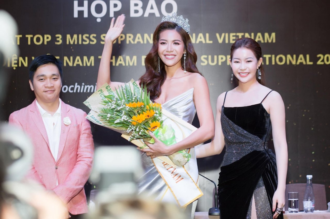 minh-tu-lien-tuc-gap-van-den-bi-to-dim-hang-doi-thu-tai-miss-supranational-2018