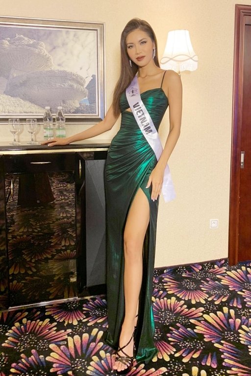 minh-tu-lien-tuc-gap-van-den-bi-to-dim-hang-doi-thu-tai-miss-supranational-2018