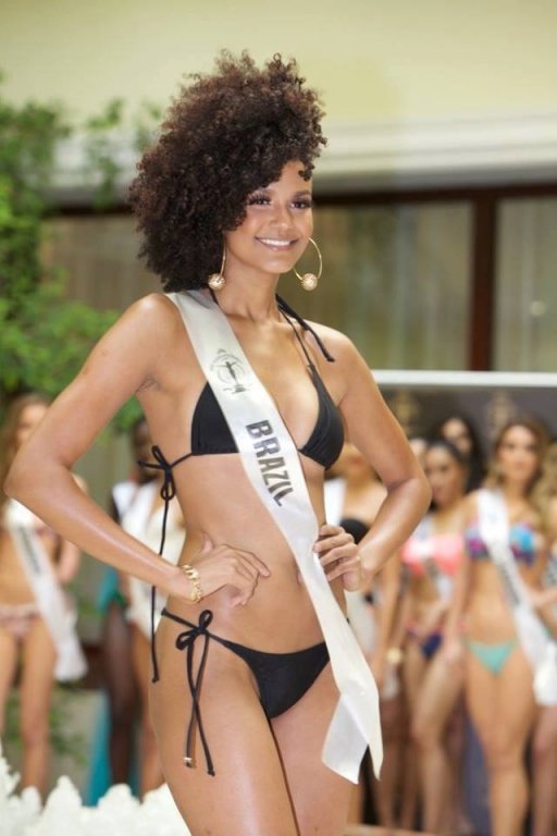 minh-tu-lien-tuc-gap-van-den-bi-to-dim-hang-doi-thu-tai-miss-supranational-2018