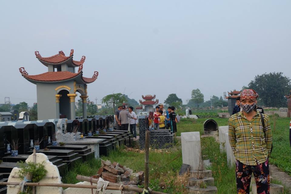 uan-khuc-vu-ca-tram-ngoi-mo-bi-dap-bat-huong-o-hung-yen-nguoi-dan-tiet-lo-dieu-bat-ngo