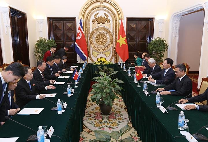 bo-truong-ngoai-truong-trieu-tien-da-toi-viet-nam