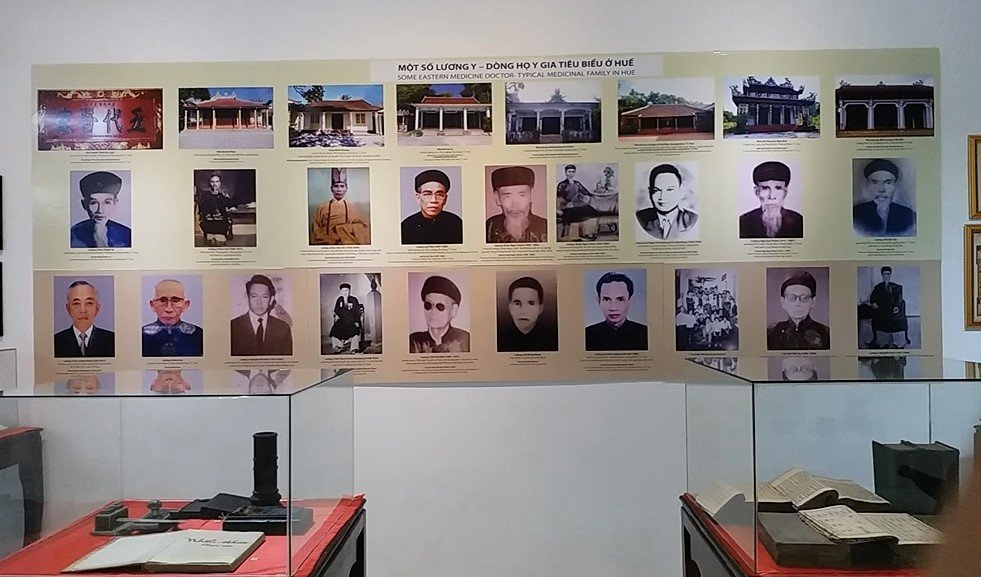 tai-hien-tinh-hoa-dong-y-hue-xua-va-nay