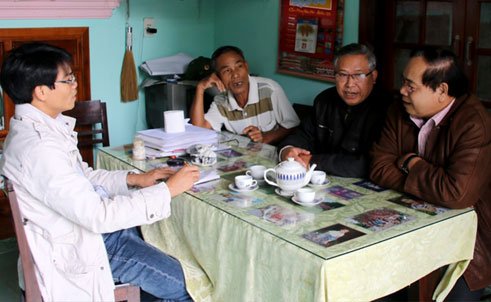 bang-cuop-co-7-sung-giet-17-nguoi-ky-1-ke-dau-trom-duoi-cuop