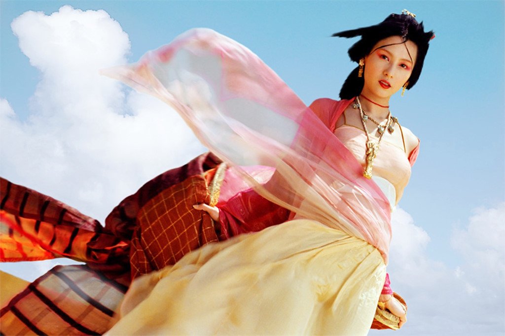 truong-ba-chi-tu-nhan-sac-khuynh-thanh-den-thuoc-doc-phong-ve