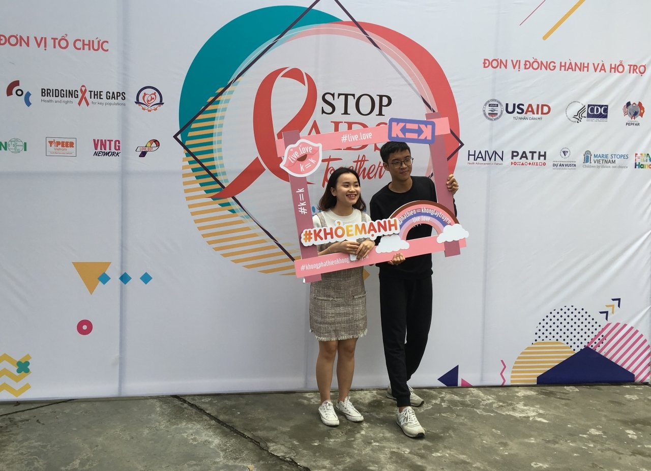 cong-dong-lgbt-ha-noi-tung-bung-ngay-hoi-phong-chong-hiv
