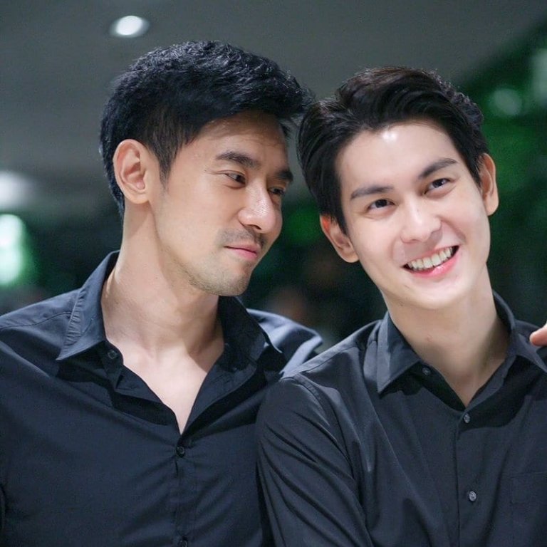 nhung-cap-doi-dong-tinh-vua-dep-vua-yeu-nhau-ben-lau-khien-ai-cung-ghen-ti-phan-2