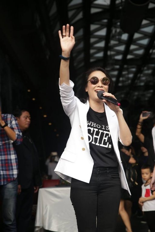 tron-1-nam-tam-9-ra-mat-my-tam-gay-sot-boi-hinh-anh-dep-tai-buoi-ky-tang-album