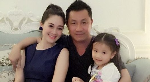 hoa-hau-dam-luu-ly-nghi-lam-tiep-vien-hang-khong-de-sinh-con