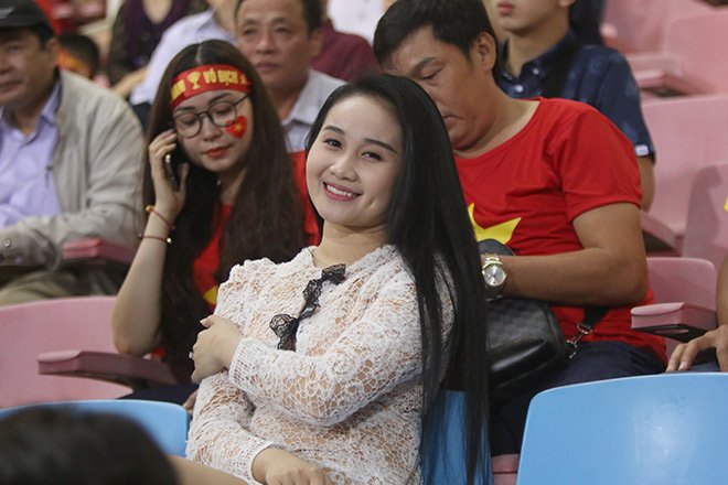 ban-gai-quang-hai-van-duc-va-dan-hotgirl-gay-chu-y-tren-san-my-dinh