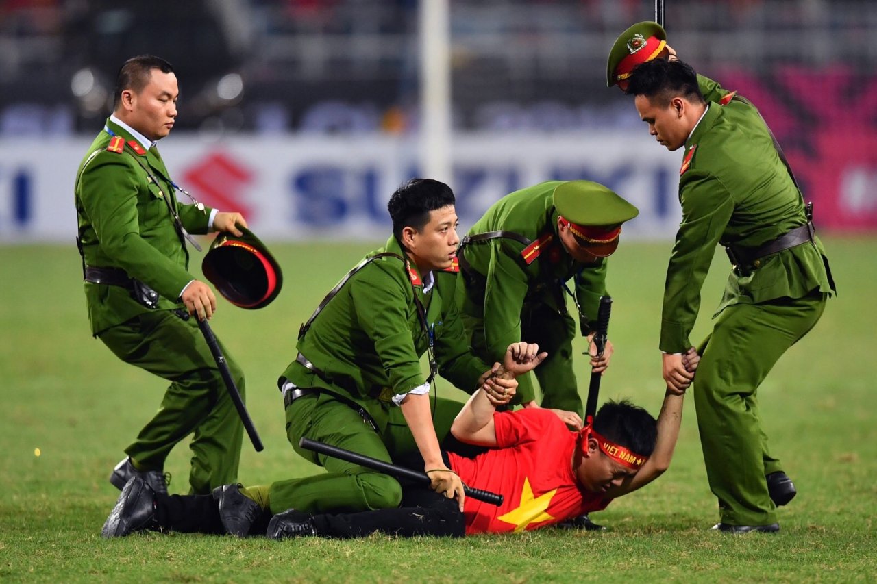hoang-bach-khen-hanh-dong-giai-cuu-cdv-qua-khich-cua-que-ngoc-hai