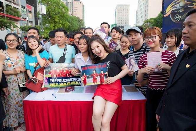 vi-sao-huong-tram-viet-thu-tay-cho-cong-phuong