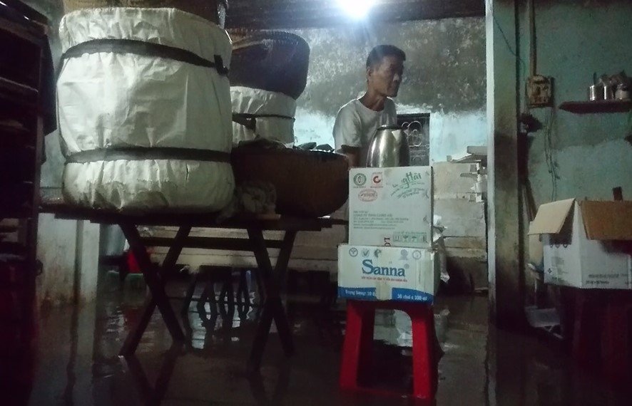 can-canh-nha-dan-bi-ngap-sau-trong-nuoc