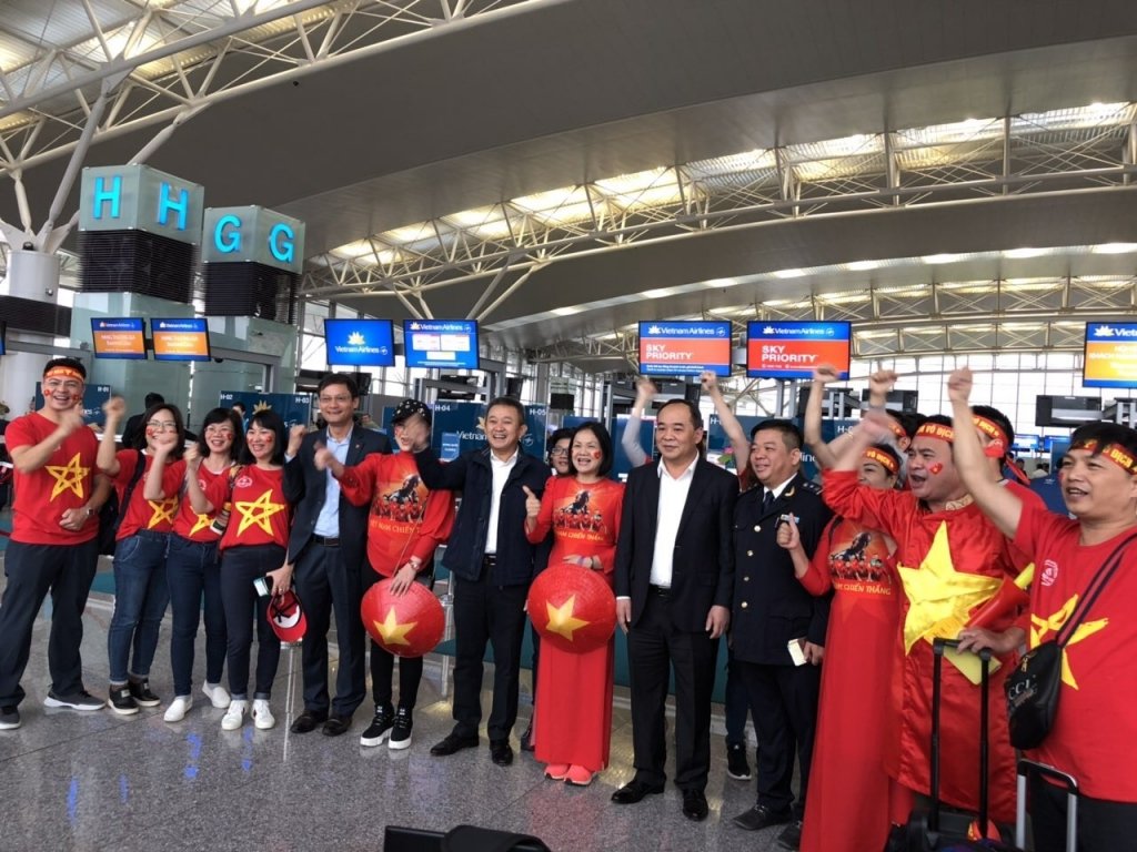 hang-ngan-cdv-da-len-duong-tiep-lua-cho-doi-tuyen-viet-nam