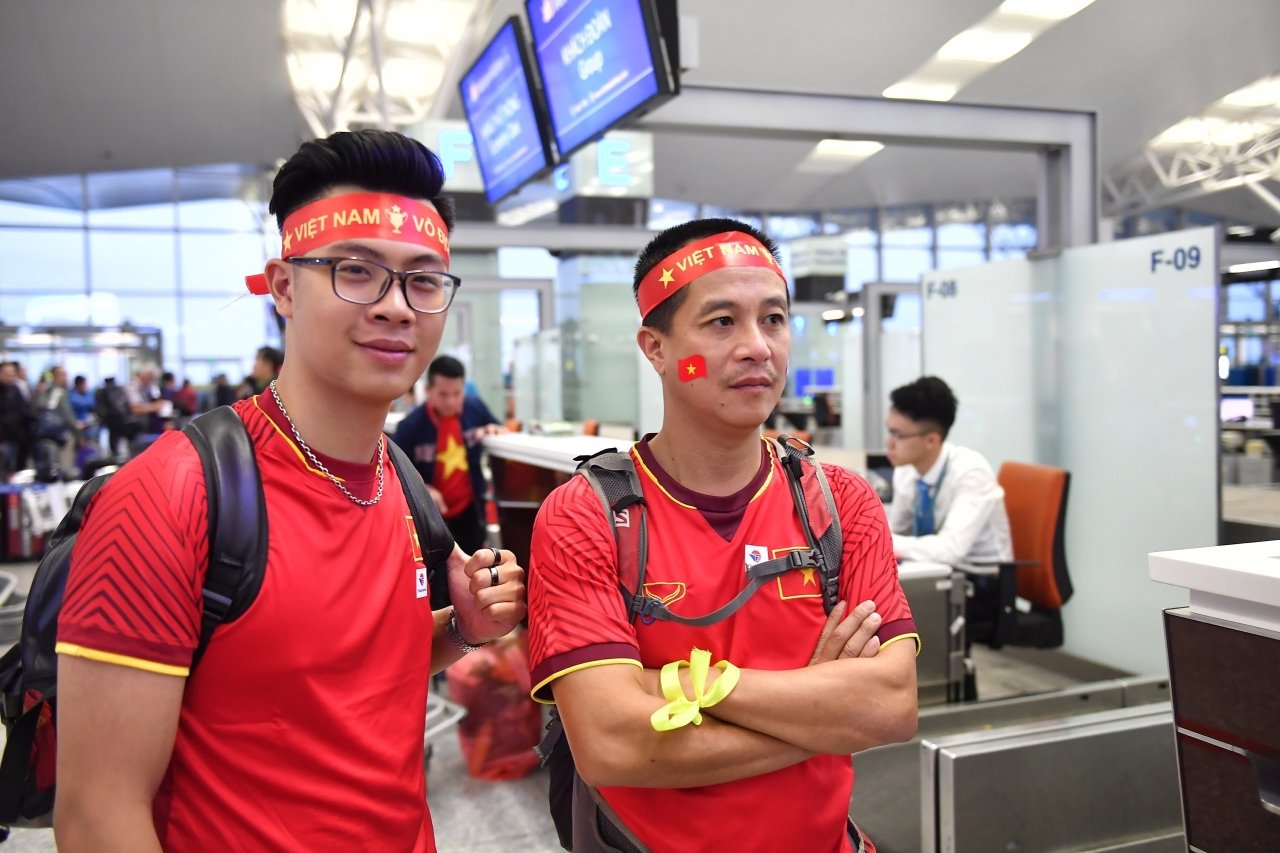 hang-ngan-cdv-da-len-duong-tiep-lua-cho-doi-tuyen-viet-nam
