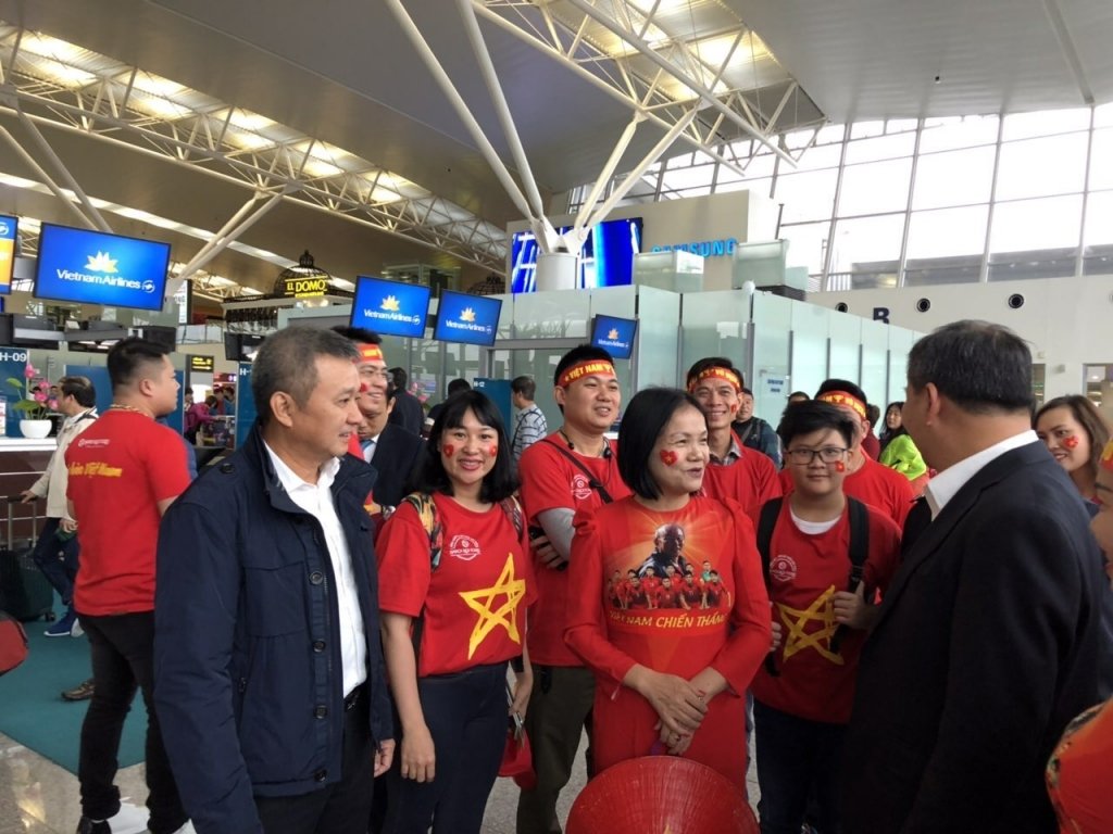 hang-ngan-cdv-da-len-duong-tiep-lua-cho-doi-tuyen-viet-nam