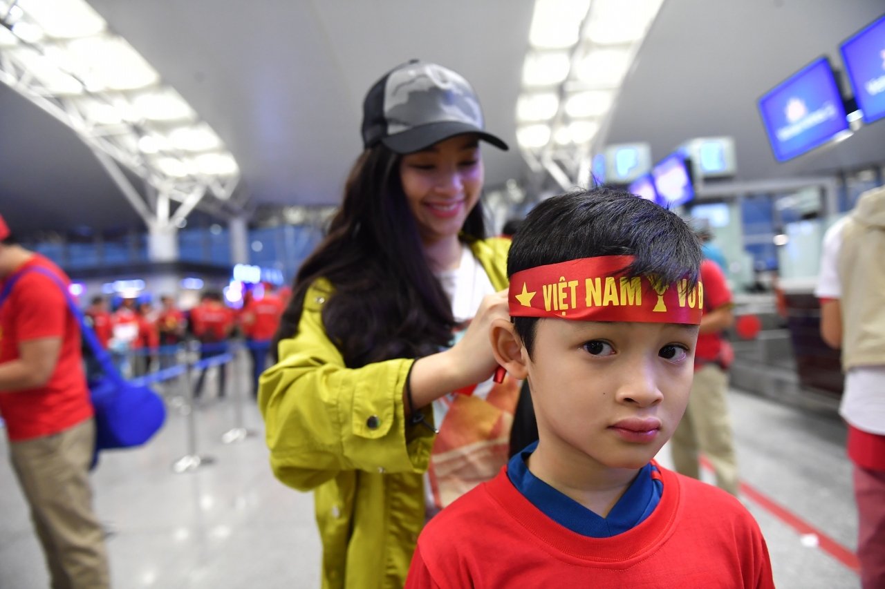 hang-ngan-cdv-da-len-duong-tiep-lua-cho-doi-tuyen-viet-nam