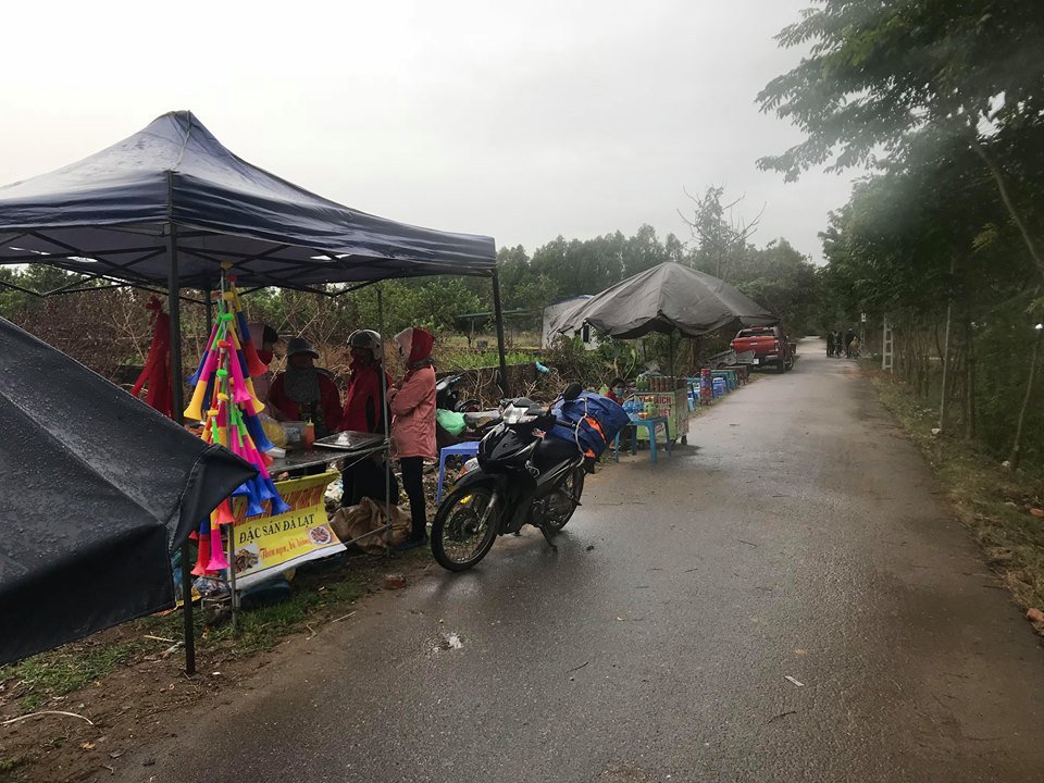 que-nha-tien-ve-quang-hai-tat-bat-dung-man-hinh-khung-xem-chung-ket-viet-nam-va-malaysia