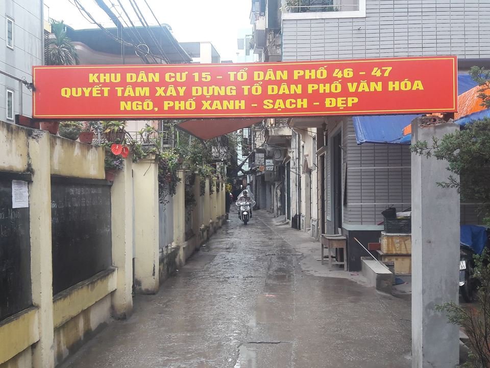 dan-ha-noi-keu-cuu-vi-xe-tai-duoc-lam-ngo-tung-hoanh-ngay-dem-giua-ngo-lang