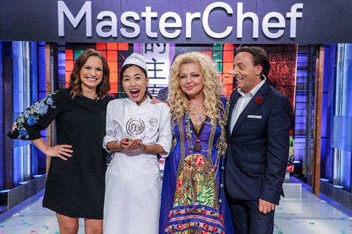 Ola Nguyen cùng ban giám khảo cuộc thi. Ảnh: Masterchef.tvn.pl.