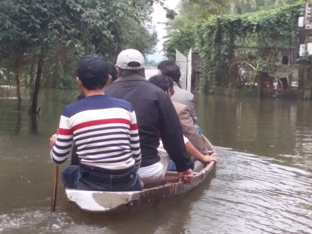thuy-dien-dieu-tiet-nuoc-ha-du-ngap-tren-dien-rong
