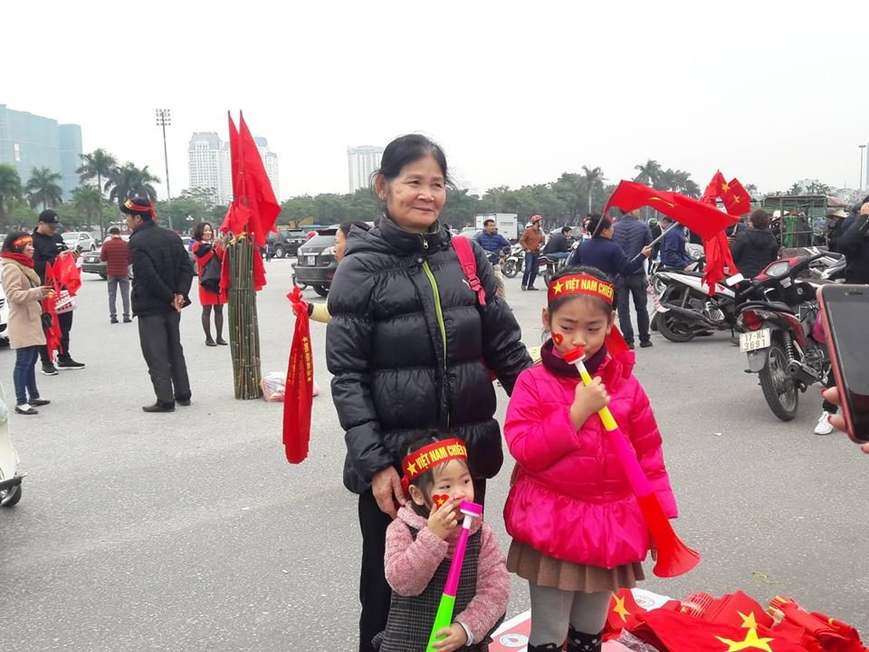 cu-ba-90-tuoi-khoai-cong-phuong-du-doan-100-viet-nam-vo-dich