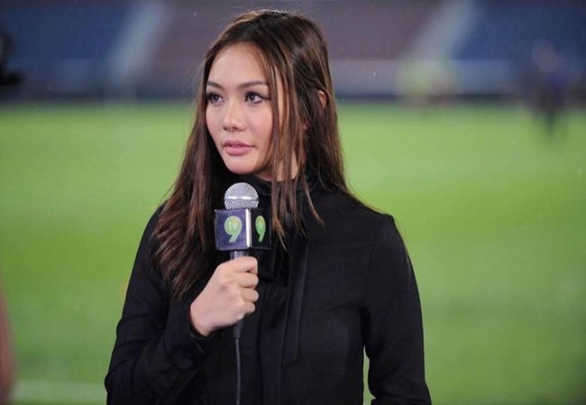 dan-ban-gai-xinh-dep-noi-tieng-cua-cac-tuyen-thu-malaysia-tai-aff-cup-2018