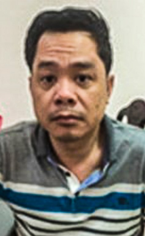 mot-ty-lay-mot-mang-nguoi-ky-cuoi-bon-sat-thu-tren-chiec-innova