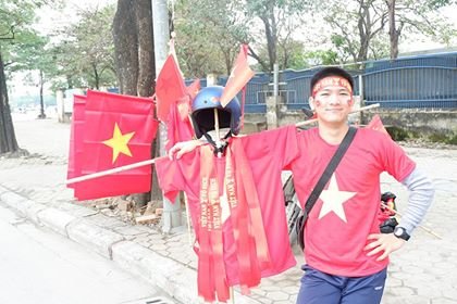 truc-tiep-hang-nghin-cdv-bat-dau-khuay-dao-my-dinh-co-vu-chung-ket-aff-cup-viet-nam-vs-malaysia