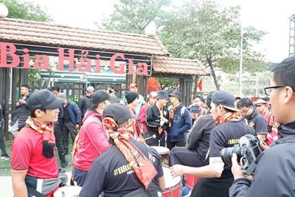 truc-tiep-hang-nghin-cdv-bat-dau-khuay-dao-my-dinh-co-vu-chung-ket-aff-cup-viet-nam-vs-malaysia