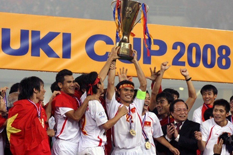 bong-da-viet-nam-menh-phong-thuy-so-8