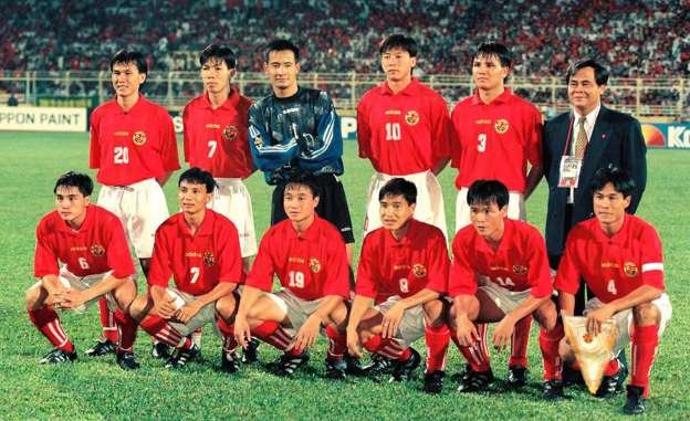 bong-da-viet-nam-menh-phong-thuy-so-8