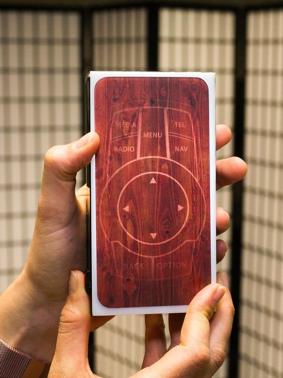 mat-kinh-cua-smartphone-uon-deo-duoc-san-xuat-nhu-the-nao