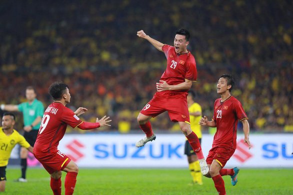 huy-hung-anh-duc-quang-hai-van-lam-phai-dong-thue-thu-nhap-ca-nhan