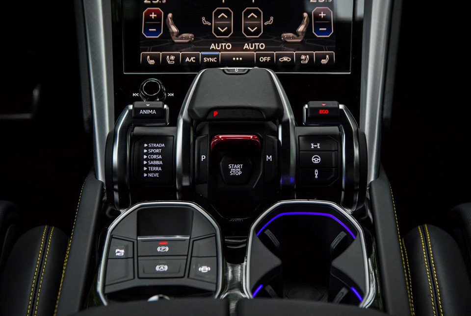 lamborghini-urus-thu-3-tai-viet-nam-rao-gia-hon-22-ty-dong
