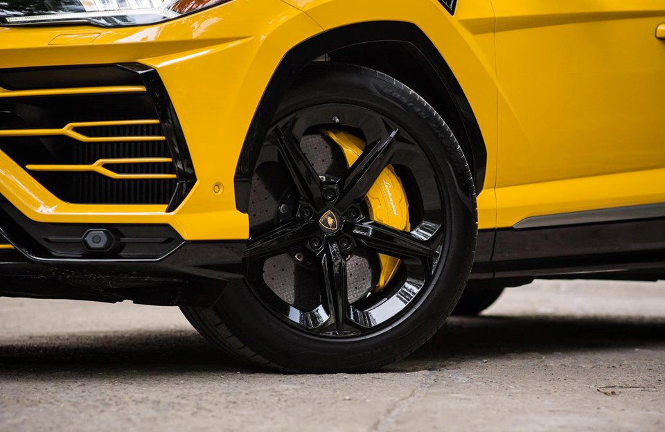 lamborghini-urus-thu-3-tai-viet-nam-rao-gia-hon-22-ty-dong