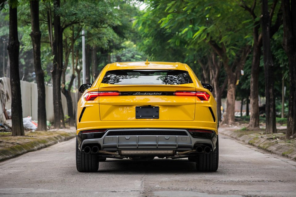 lamborghini-urus-thu-3-tai-viet-nam-rao-gia-hon-22-ty-dong