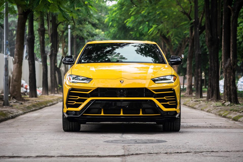 lamborghini-urus-thu-3-tai-viet-nam-rao-gia-hon-22-ty-dong
