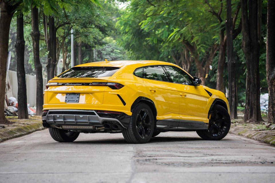 lamborghini-urus-thu-3-tai-viet-nam-rao-gia-hon-22-ty-dong