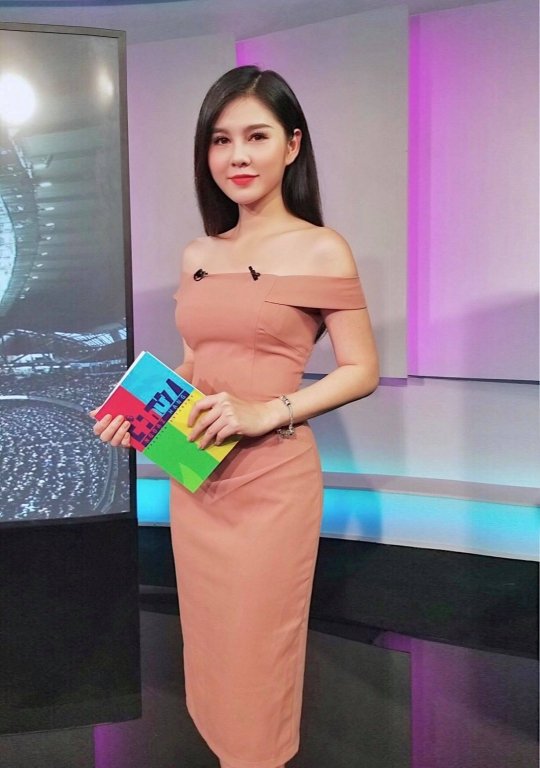nu-mc-the-thao-viet-hot-nhat-aff-cup-2018-len-bao-han-toi-nguong-mo-ong-park-hang-seo