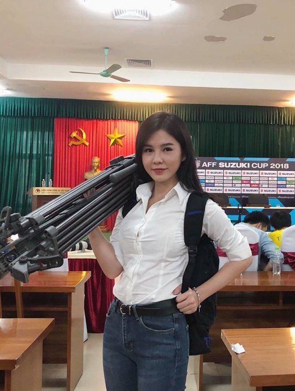 nu-mc-the-thao-viet-hot-nhat-aff-cup-2018-len-bao-han-toi-nguong-mo-ong-park-hang-seo