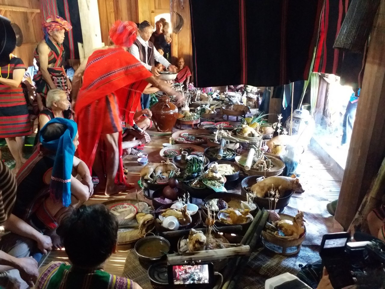 nguoi-dan-pa-co-sum-vay-trong-le-hoi-aza-truyen-thong