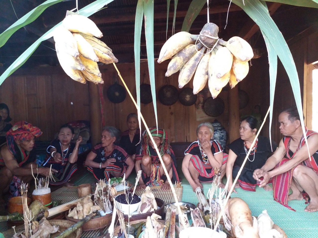 nguoi-dan-pa-co-sum-vay-trong-le-hoi-aza-truyen-thong