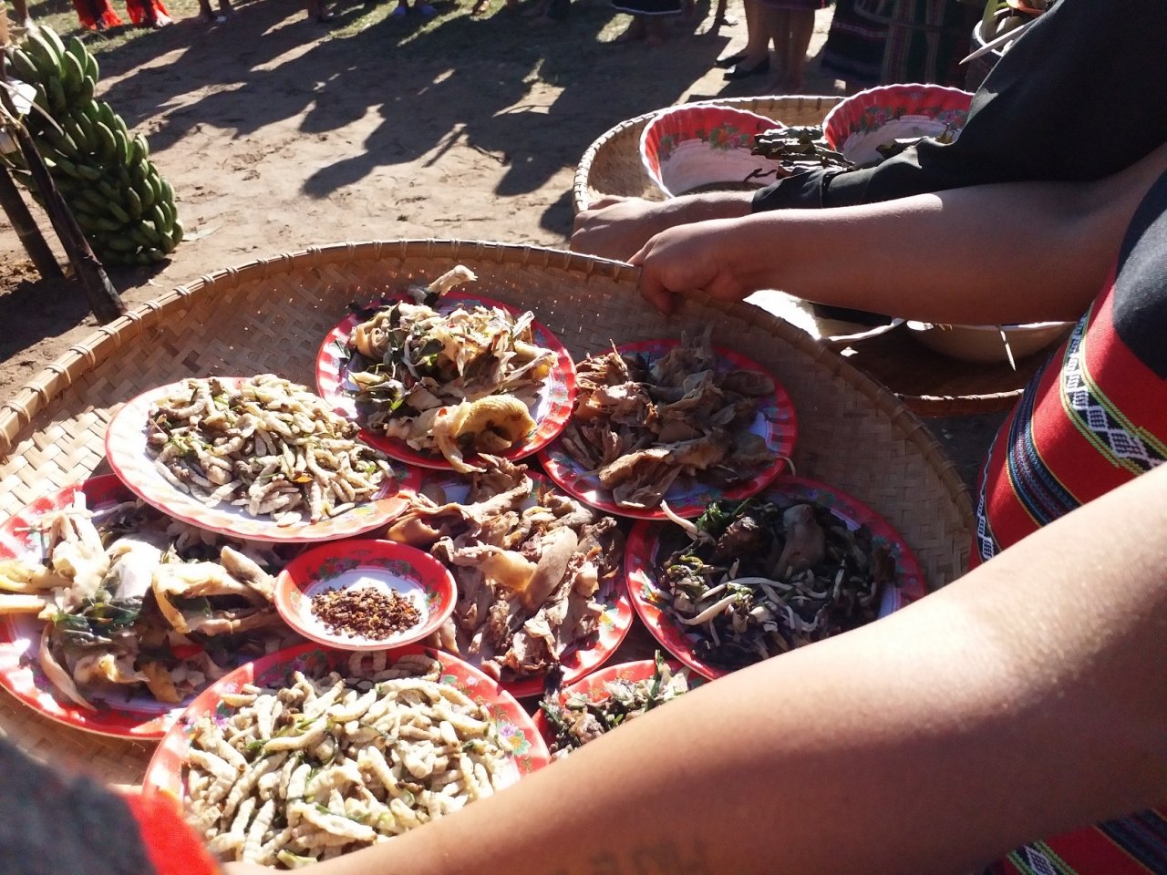 nguoi-dan-pa-co-sum-vay-trong-le-hoi-aza-truyen-thong